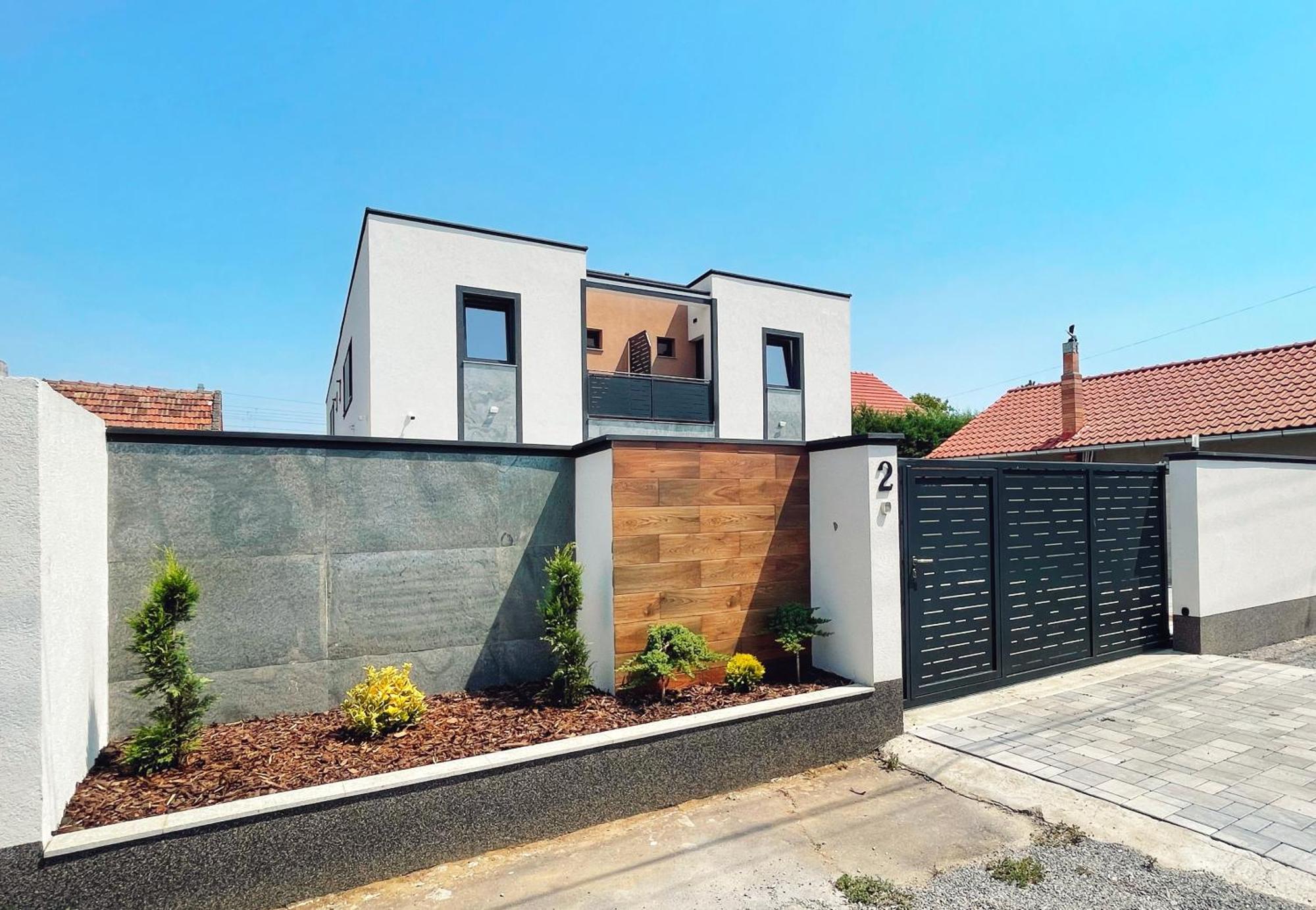 אראד Rv Premium Apartments מראה חיצוני תמונה